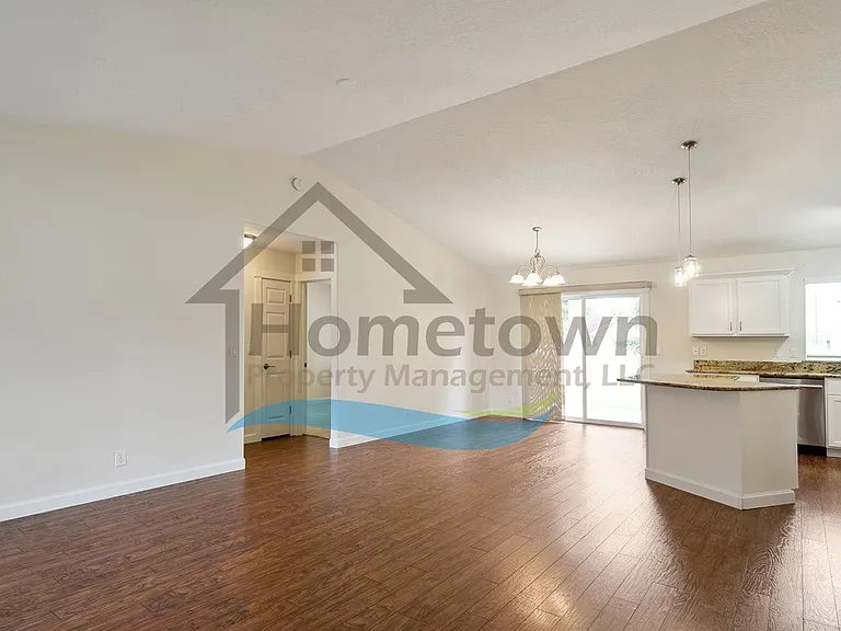 7358 N Aaron St — Photo 6