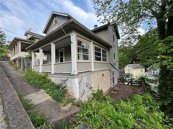 2nd image of 406 Marion St