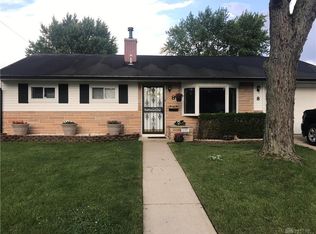 8 Lockwood Ct, Fairborn, OH 45324
