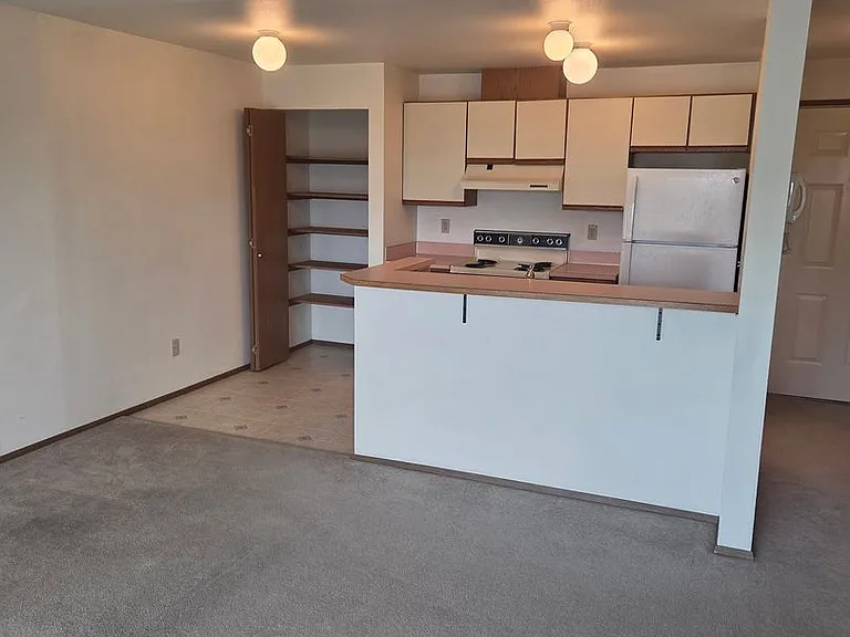 6215 Phinney Ave. N — Photo 3