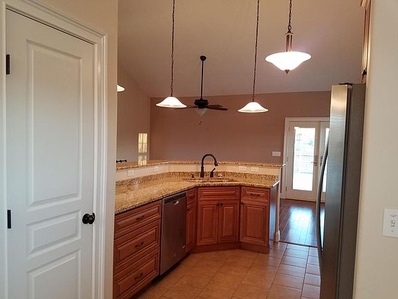 4th image of 177 Genesis Ave #6C