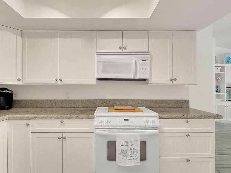 3824 SE Fairway E — Photo 15