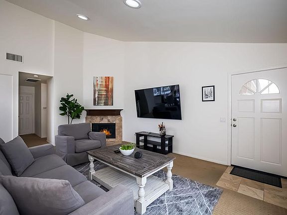 2nd image of 1860 Pacific Beach Dr APT 4