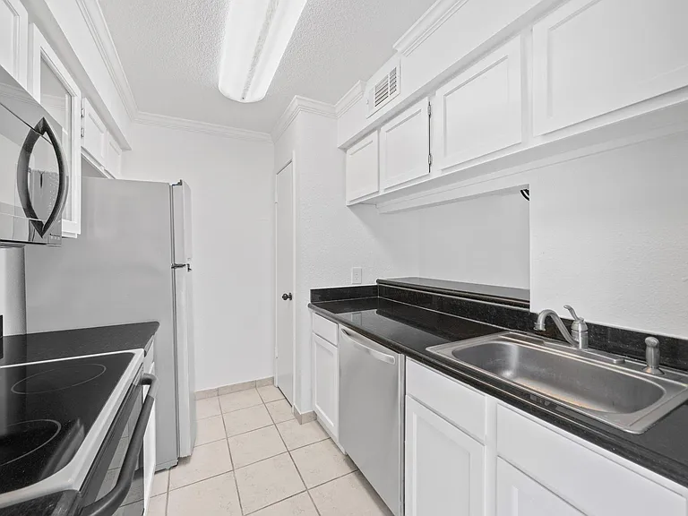 6111 Beverly Hill St #39 — Photo 16