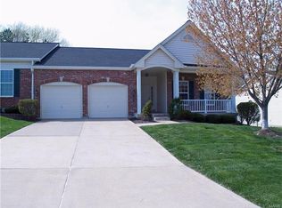 909 Waterford Villas Ct, Lake Saint Louis, MO 63367