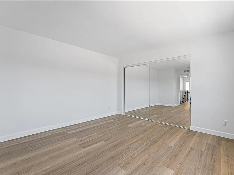 448 W Windsor Rd #6 — Photo 15