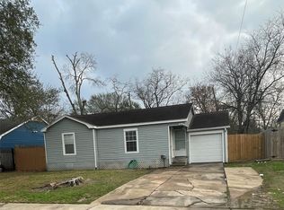 1103 W Ellaine Ave, Pasadena, TX 77506