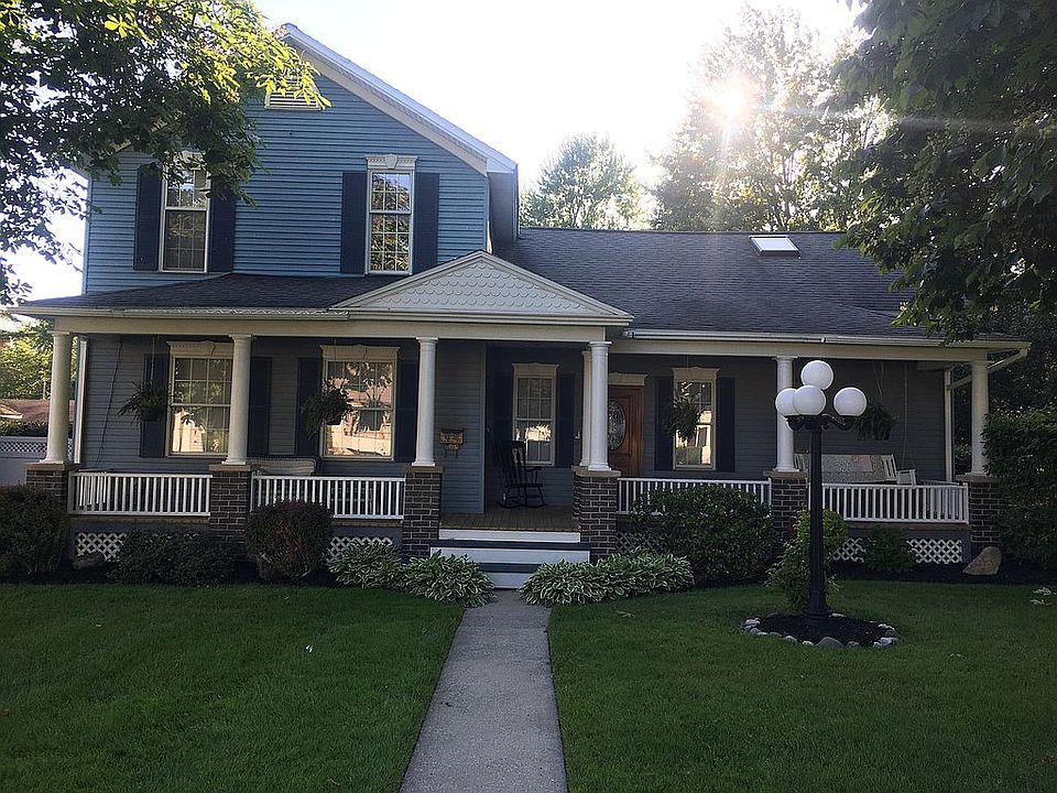 1st image of 303 S Franklin St