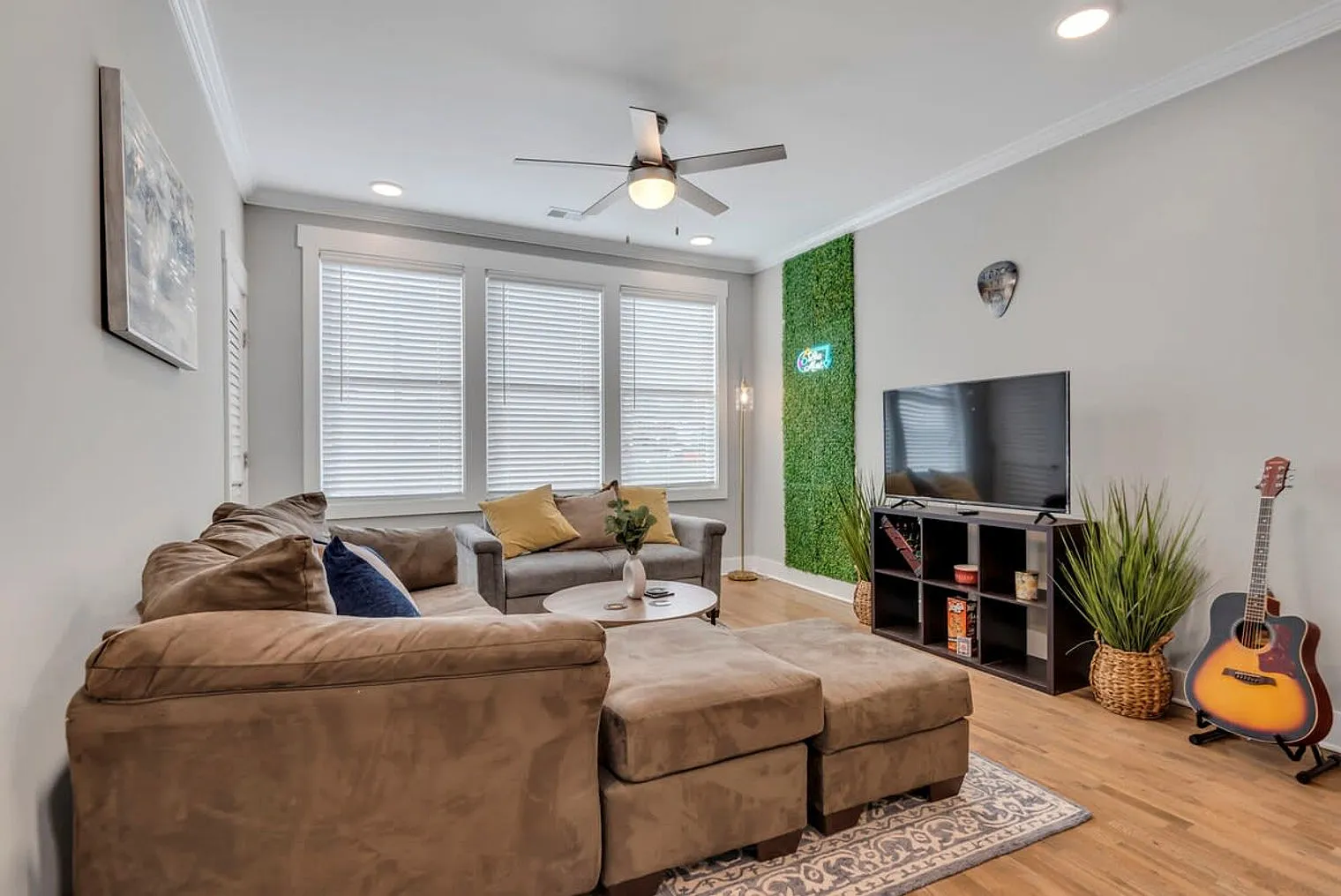 2 bed, 2.0 bath, 925 sqft, $3,371 — Photo 1