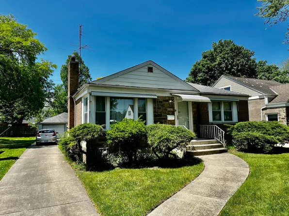 2136 Newcastle Ave, Westchester, IL 60154