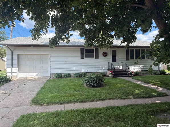 109 N 11th St, Tekamah, NE 68061