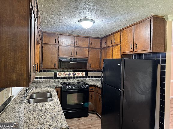 3rd image of 827 San Miguel Dr