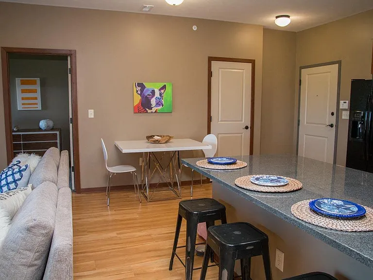 The Flats at 84 — Photo 128