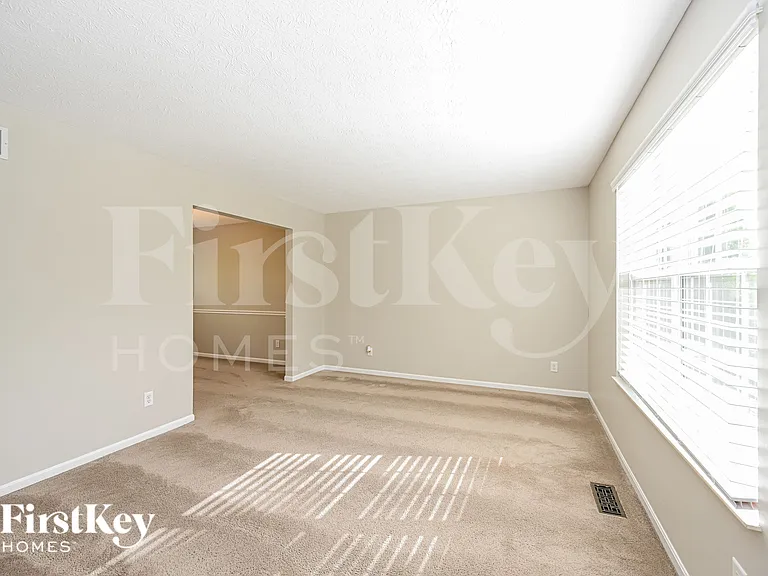 5328 Orchard Creek Ct — Photo 3