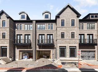 260 Eagle St #9, Newmarket, ON L3Y 1K1