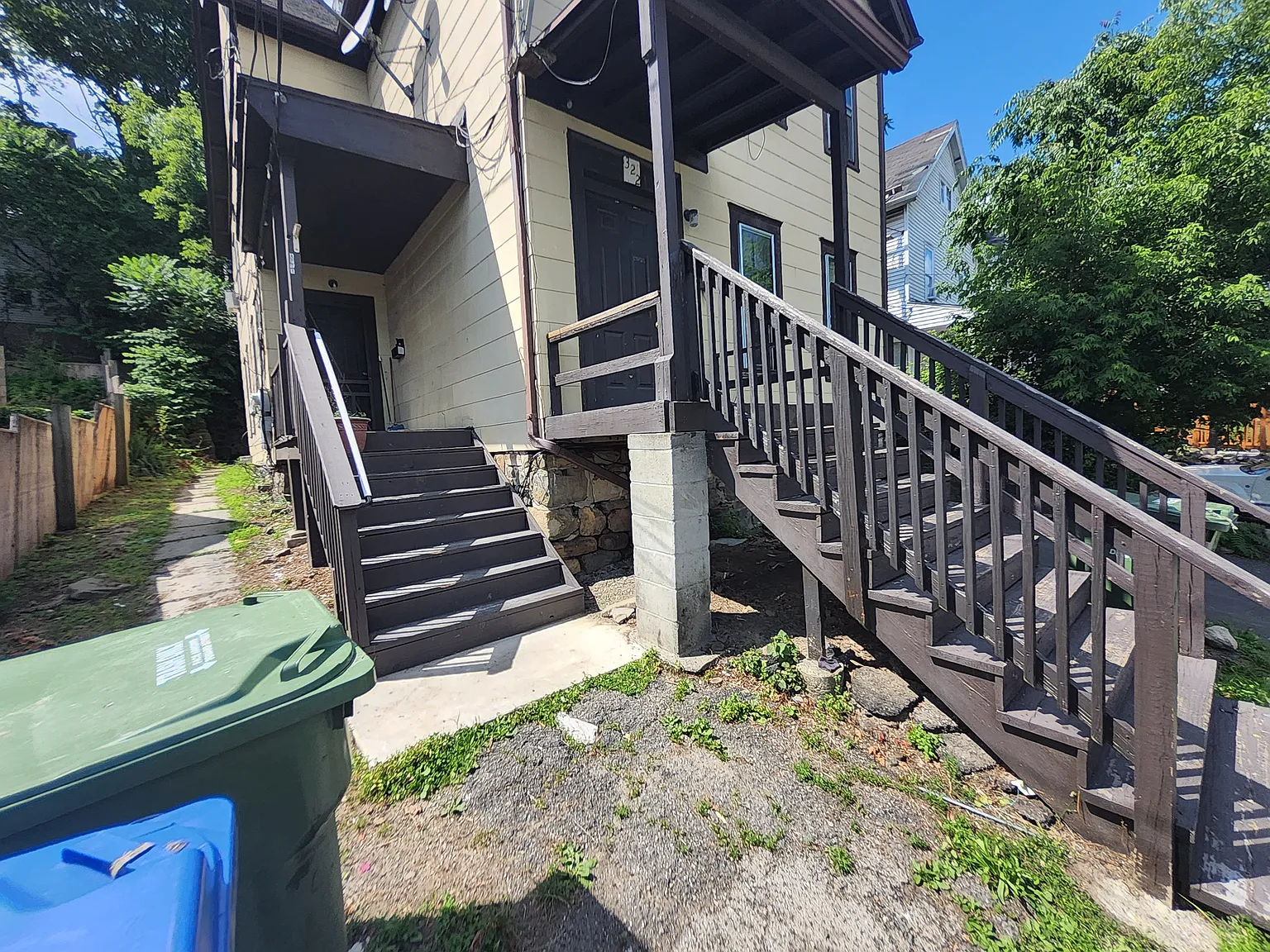 4 bed, 1100 sqft, $2,350 — Photo 2