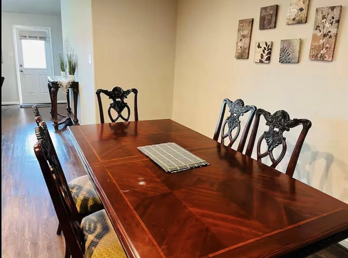 4 bed, 2.0 bath, 1836 sqft, $2,800 — Photo 4