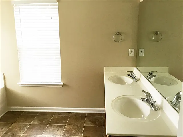1635 Swan Dr — Photo 12
