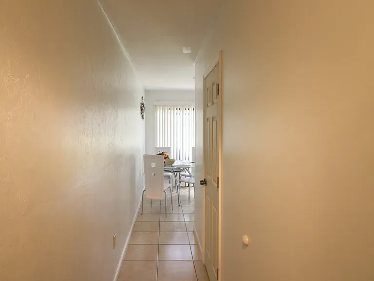 2300 SW 43rd St #C — Photo 6
