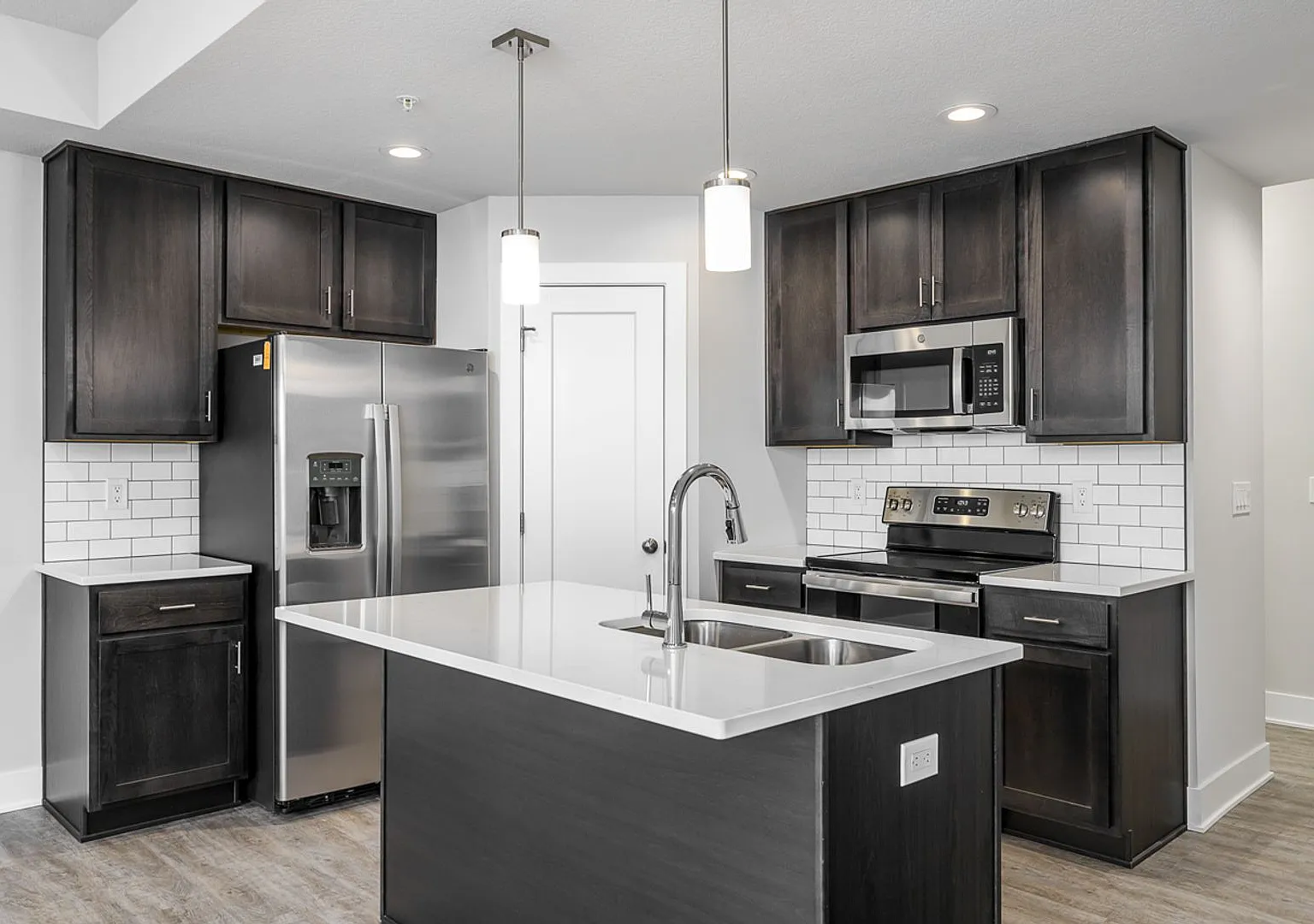 Hughes Century Crossing Townhomes — Photo 4