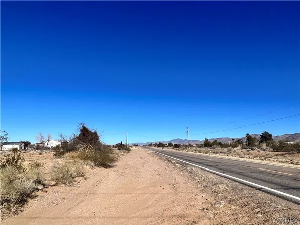 927 S Aztec Road, Golden Valley, AZ 86413