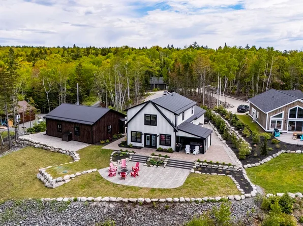 15 Piper Ln, West Hants, NS B0N 2T0