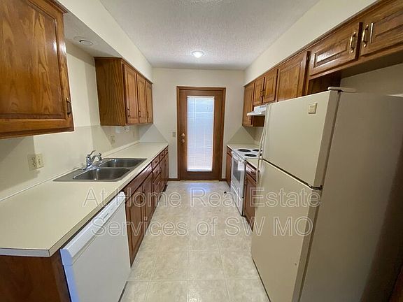 4th image of 3034 W Greenwood St