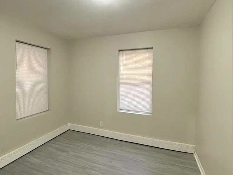 246-247 Roseville Ave #3D — Photo 5