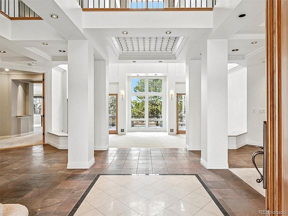 4th image of 5701 S Aspen Court