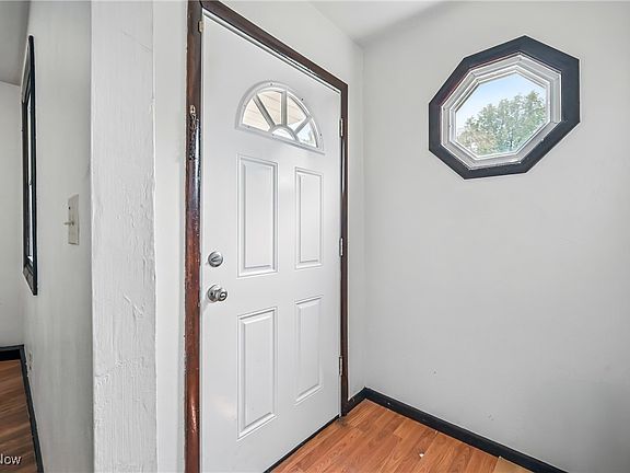 3rd image of 688 Cook Ave