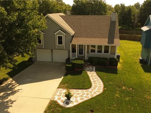 1010 N Parker Ter, Olathe, KS 66061