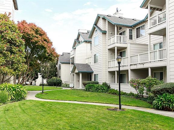 2nd image of 1400 El Camino Real APT 108