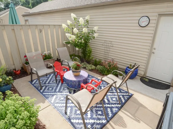 1547 N Oberlin Cir NE, Fridley, MN 55432