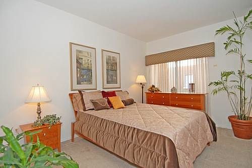 1st image of 10434 Paradise Dr
