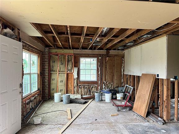 3rd image of 7636 Avon Park Blvd