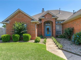1720 Foxfire Rd, Edmond, OK 73003