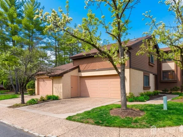 251 Sayre Dr, Princeton, NJ 08540