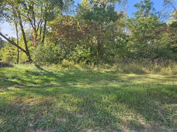 3rd St, Bretz, WV 26524