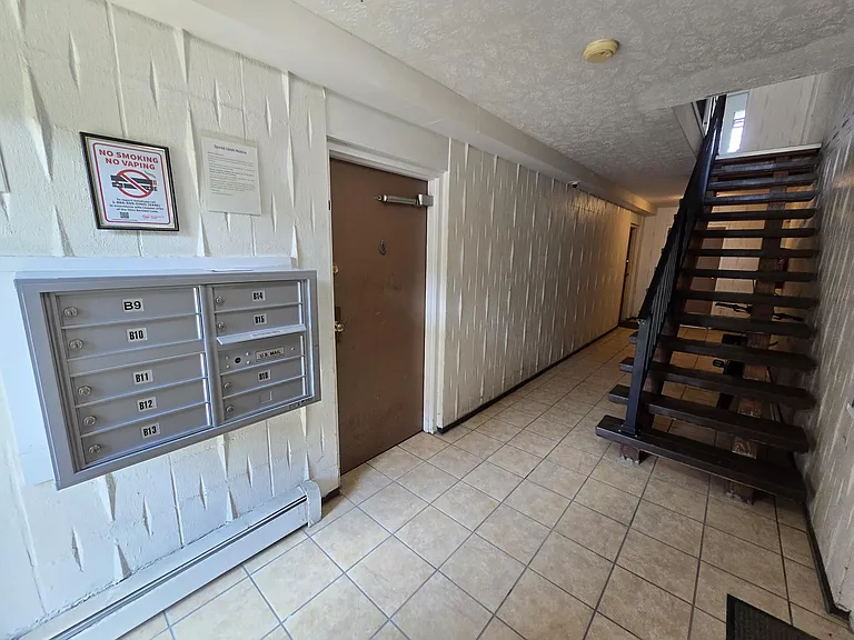 4820 Lee Rd #B15 — Photo 2