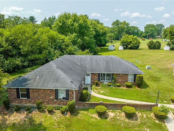 3rd image of 8395 Bennett Dr