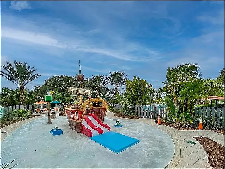 841 Benoi Dr — Photo 9