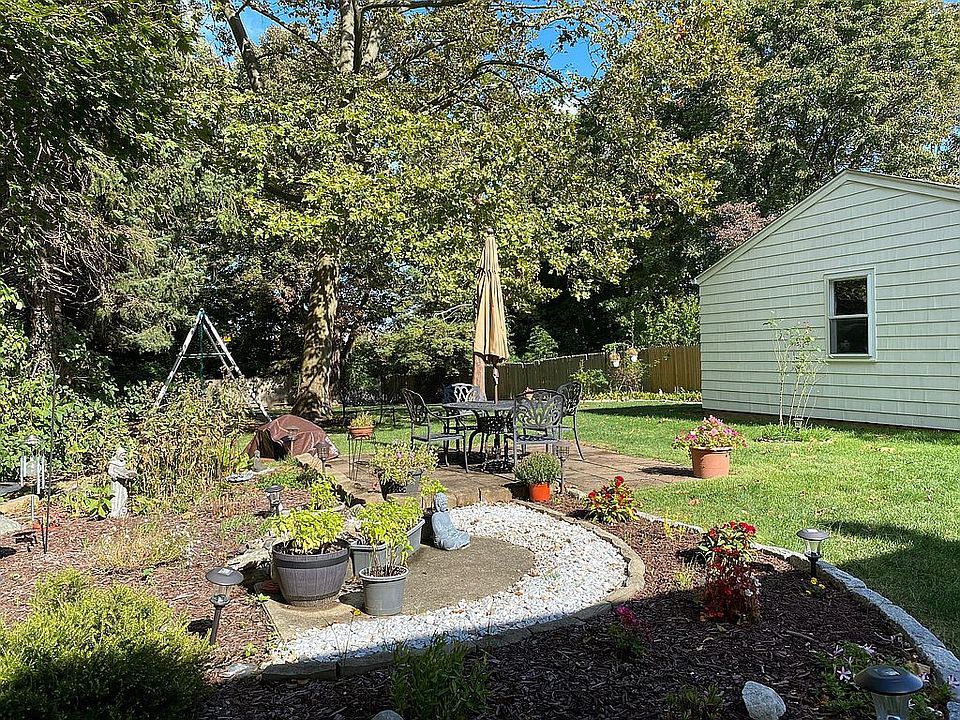 2nd image of 28 Home Acres Ave