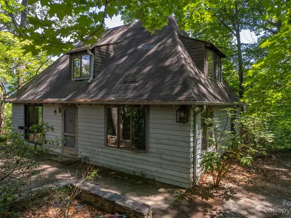 381 Wilderness Rd, Tryon, NC 28782