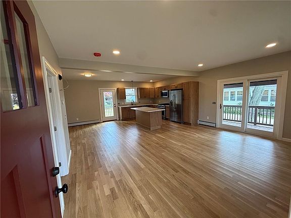 4th image of 63 Shore Rd E