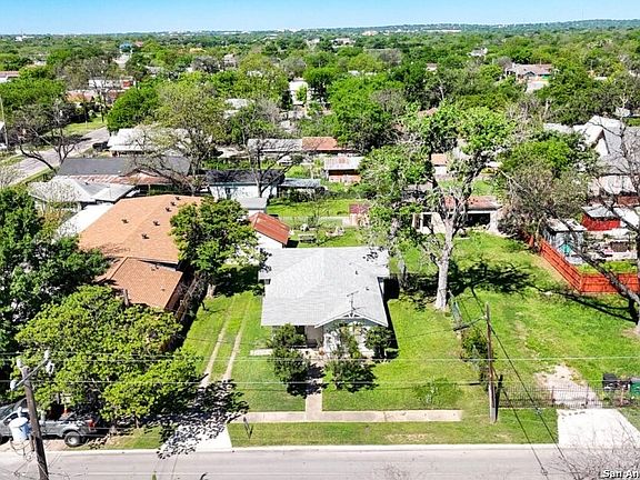 4th image of 2211 N CALAVERAS