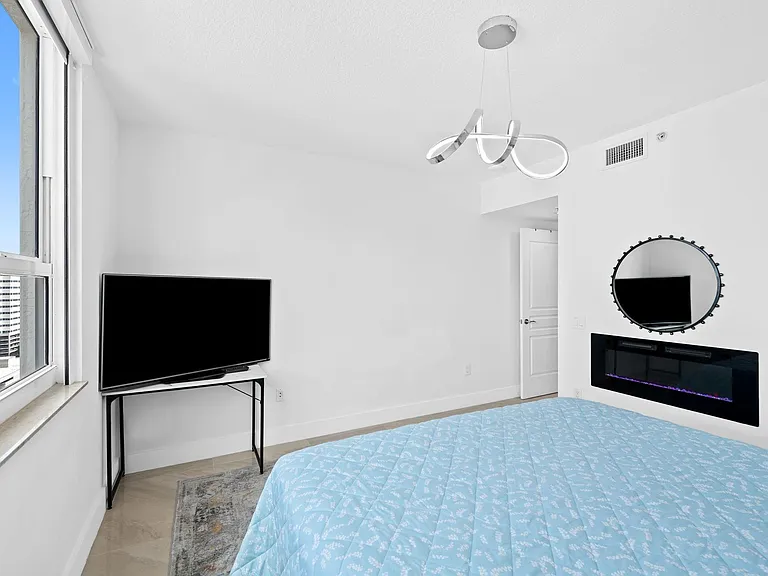 350 SE 2nd St #2280 — Photo 6