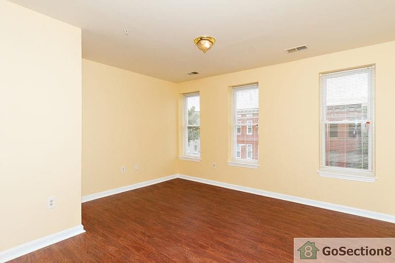 2nd image of 1020 N Carey St