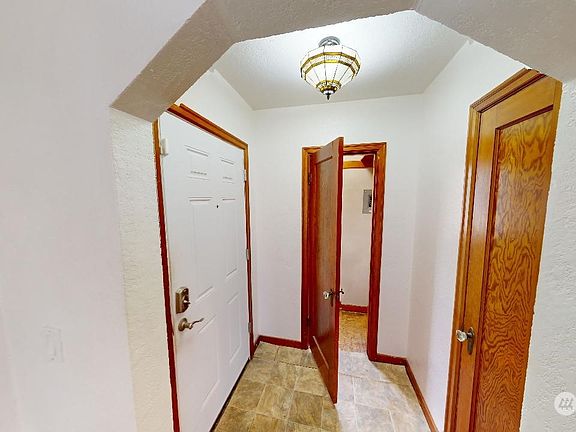 3rd image of 129 NE C Street