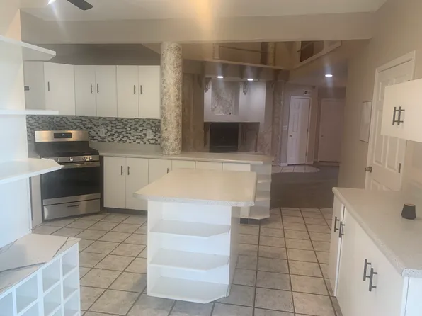 1225 S Wake Rd #A, New Berlin, IL 62670