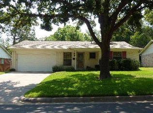 1713 Warren Ln, Fort Worth, TX 76112